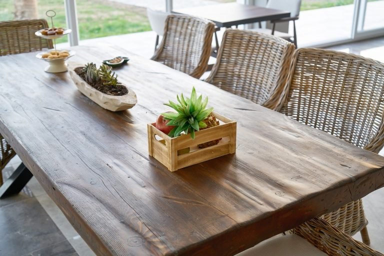 Yuk Simak Beberapa Tips Untuk Merawat Furniture Kayu dengan Benar