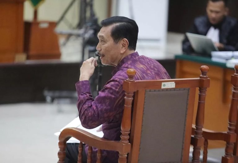 Luhut Menyinggung Haris Azhar Mengenai Saham Freeport